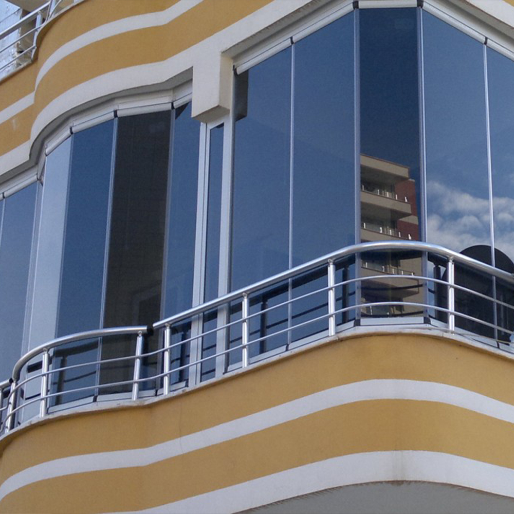 Cam balkon