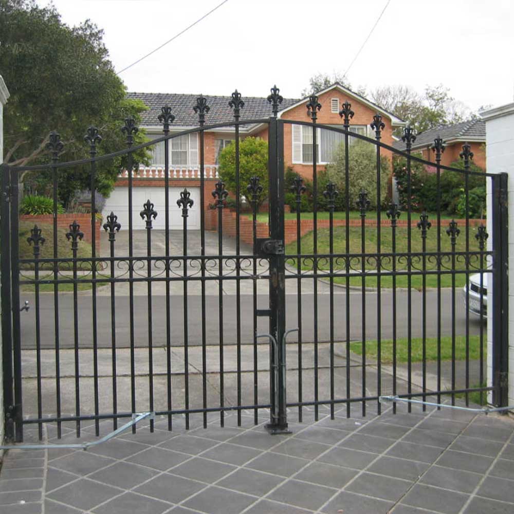 90 dərəcə açılan darvazalar