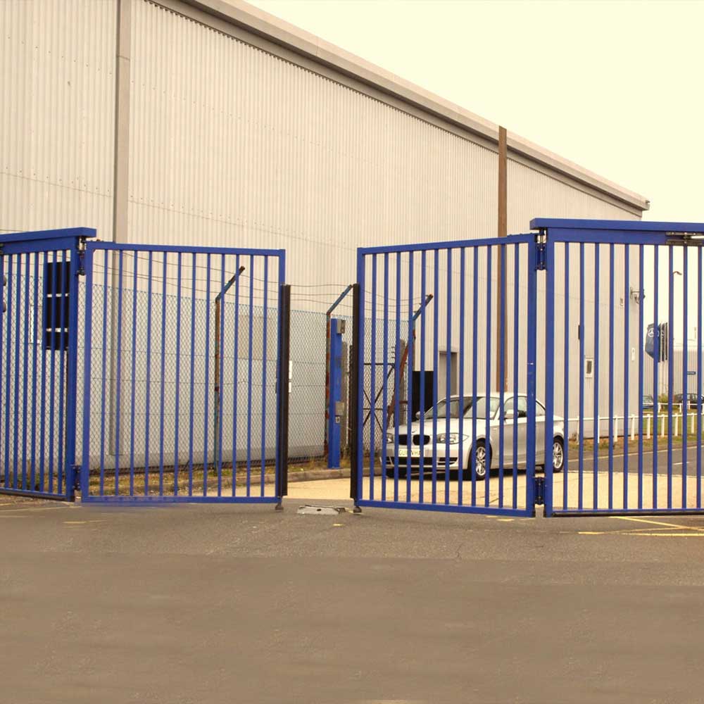 90 dərəcə açılan darvazalar